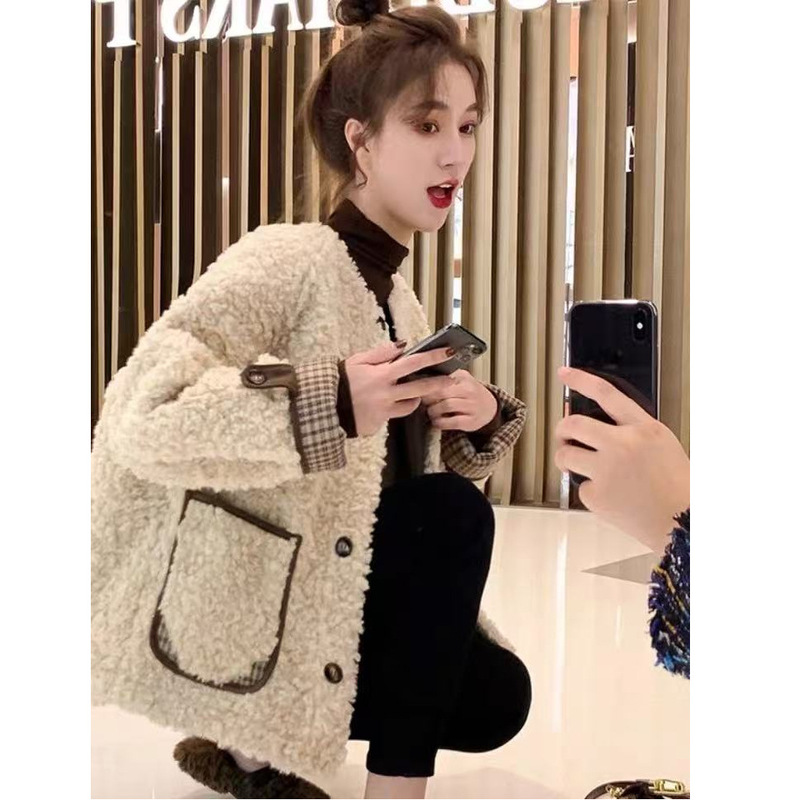 Chanel-Style Lamb Wool Coat for Women, 2025 Autumn and Winter Korean Version, Loose Short Retro Versatile Fleece-Lined Thick Coat Chanel-Style Lamb Wool Coat for Women, 2025 Autumn and Winter Korean Version, Loose Short Retro Versatile Fleece-Lined Thick Coat