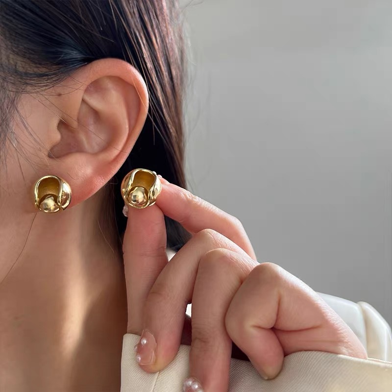 Pendientes de metal de alta gama, diseño minimalista y moderno, para mujer 2024, suministro al por mayor