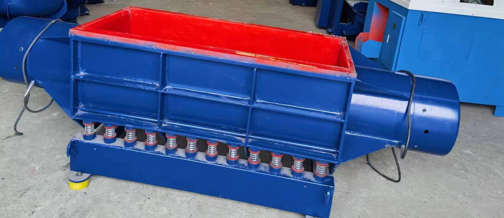 供应卧式振动式研磨机，卧式振动研磨机，卧式研磨机