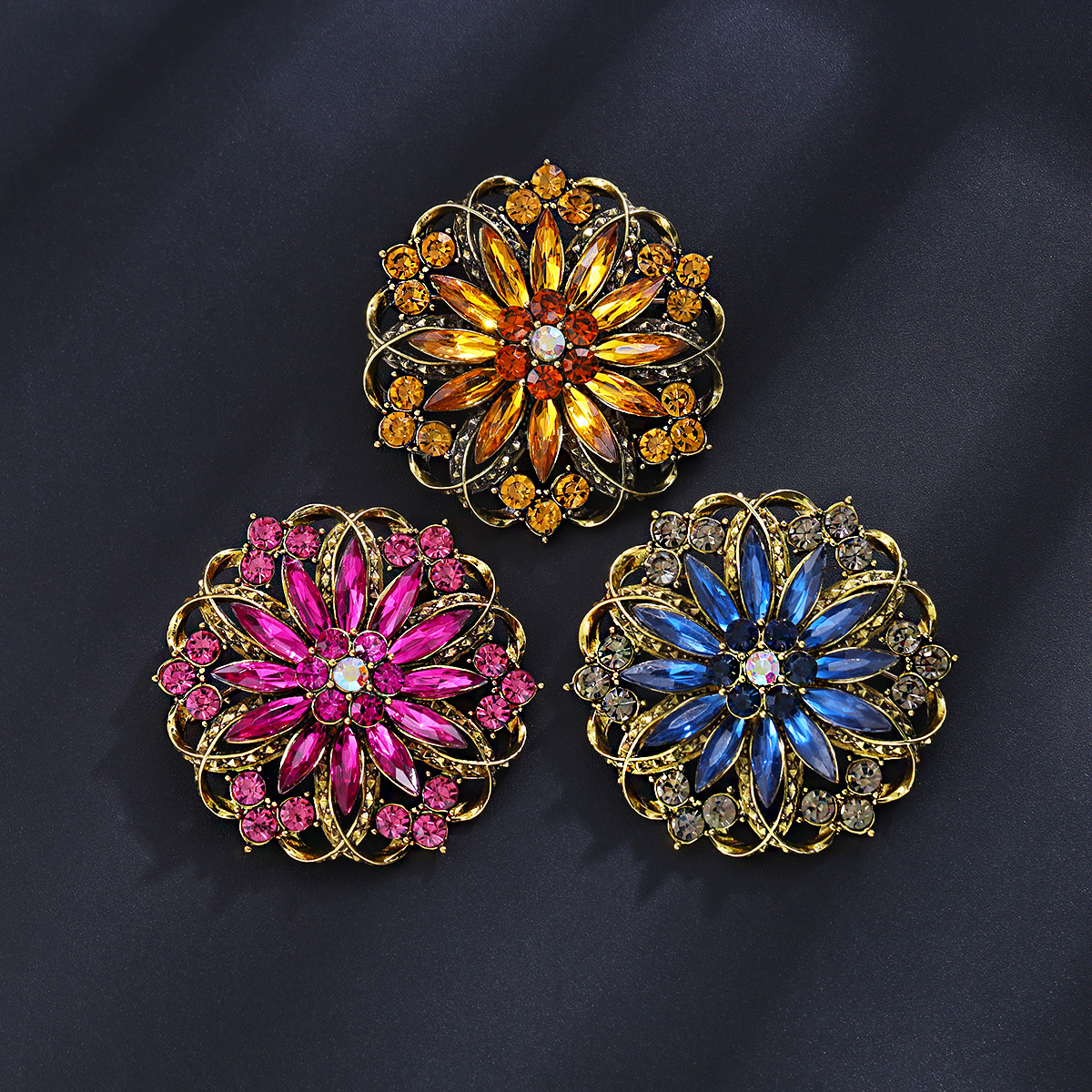 Bestseller-Brosche mit Sonnenblumenmotiv im europäisch-amerikanischen Stil: Exquisites und elegantes Accessoire für Kleidung und Mäntel._voghion.com