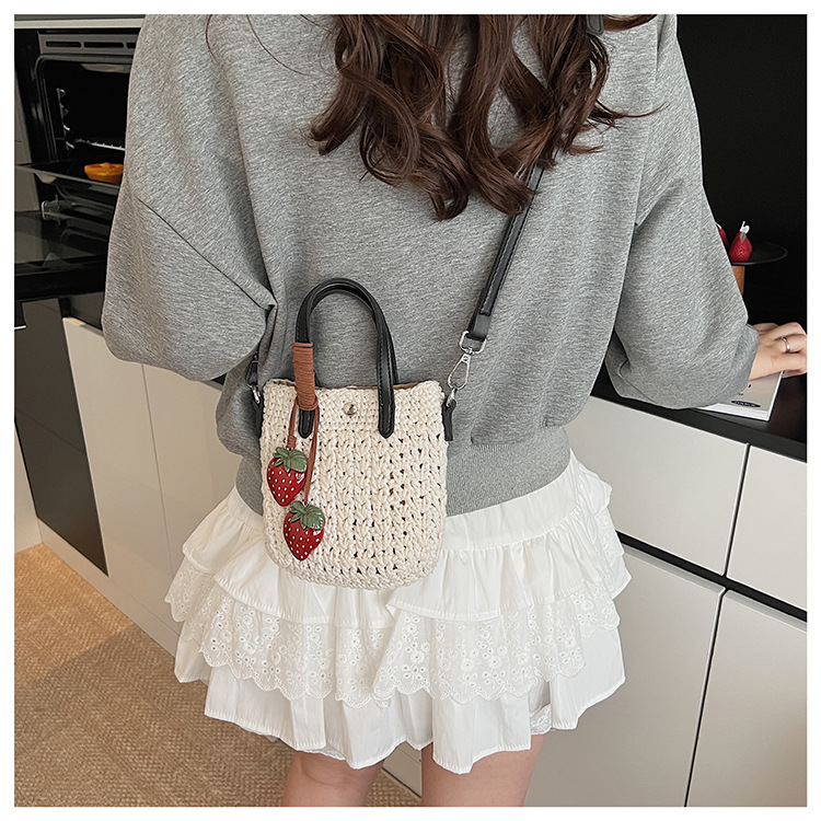 Hand-woven straw bag for women's summer 2025 new style super popular crossbody bag Korean version beach vacation mobile phone bag undefined