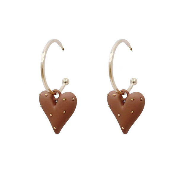 Retro white elegant earrings