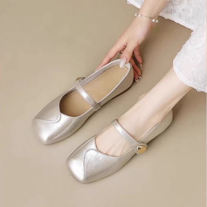 Zapatos franceses hermosos para mujeres verano 2026 nuevos con falda de cuero suave zapatos de cuero suaves zapatos de suela plana para mujeres