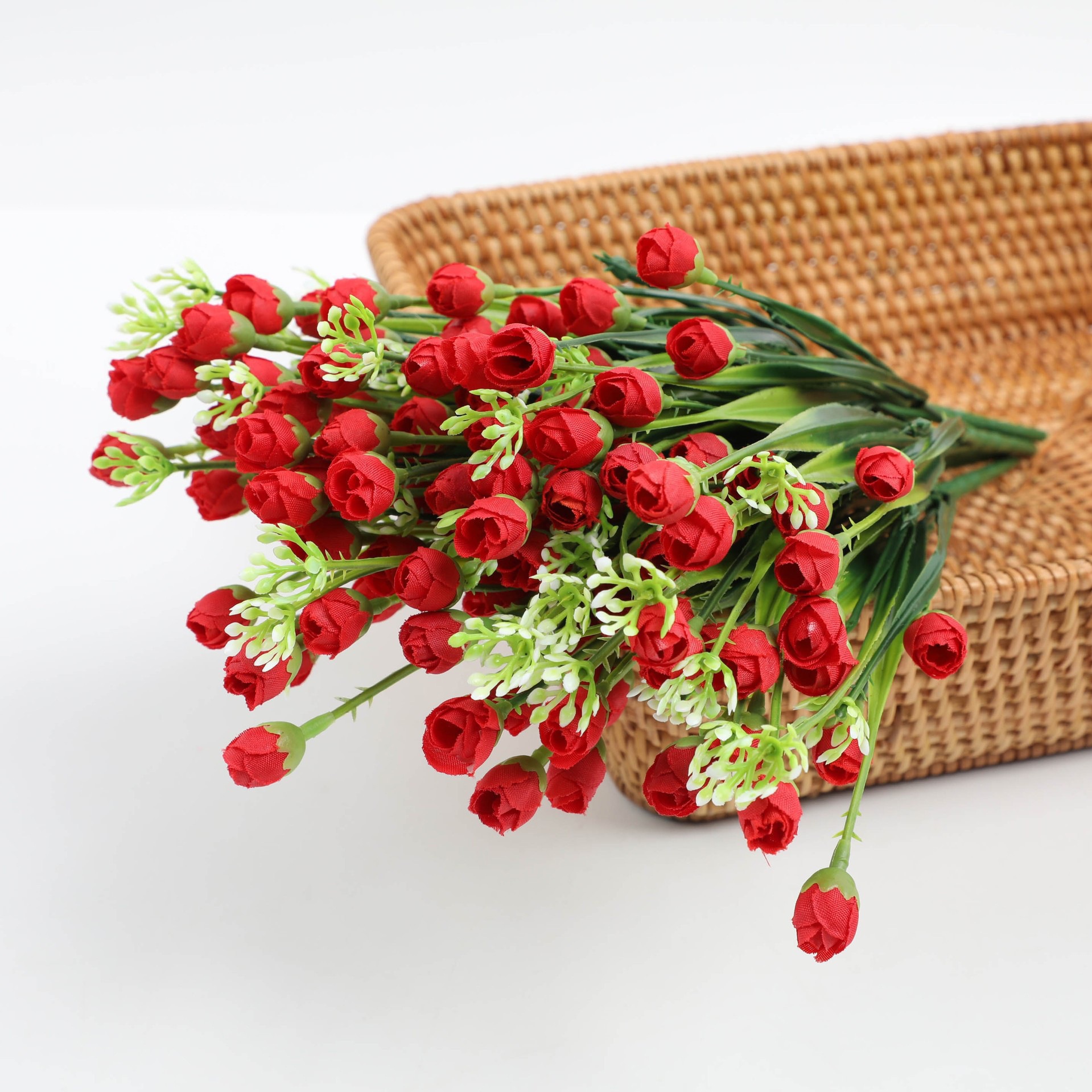 Simulación de plantas acuáticas plástico hierba de primavera flor violeta serigrafía hierba de primavera de cinco cabezas pequeña margarita flor falsa accesorios decorativos al por mayor