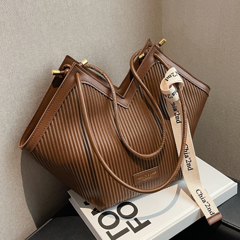 Bolso de diseño popular de nicho de este año 2022 otoño y invierno nuevo bolso de mujer de moda de viaje bolso de hombro bolso de mano