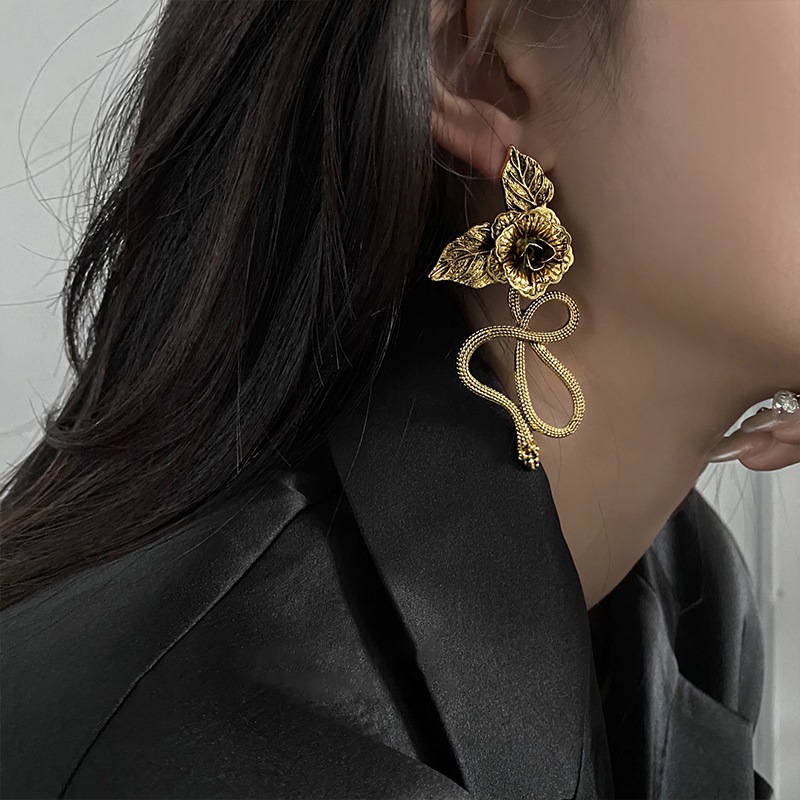 Silver Needle Flower Leaf Serpentine Drop Earrings For Women_voghion.com