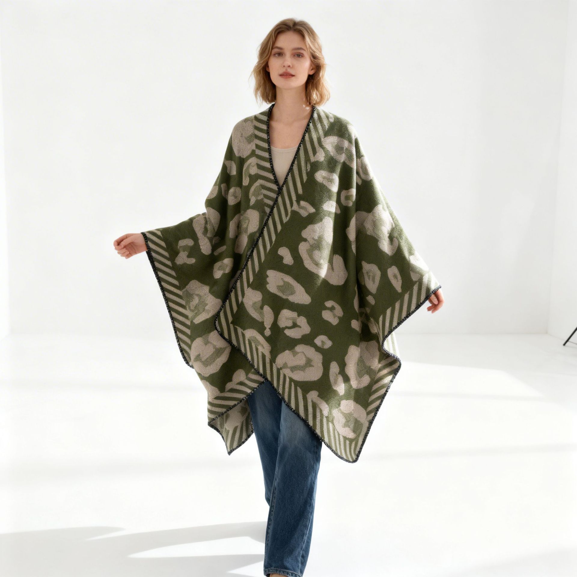 Primavera, otoño, invierno, versión coreana de la capa de viaje gruesa de doble uso, protección de invierno caliente, venta directa de Amazon.