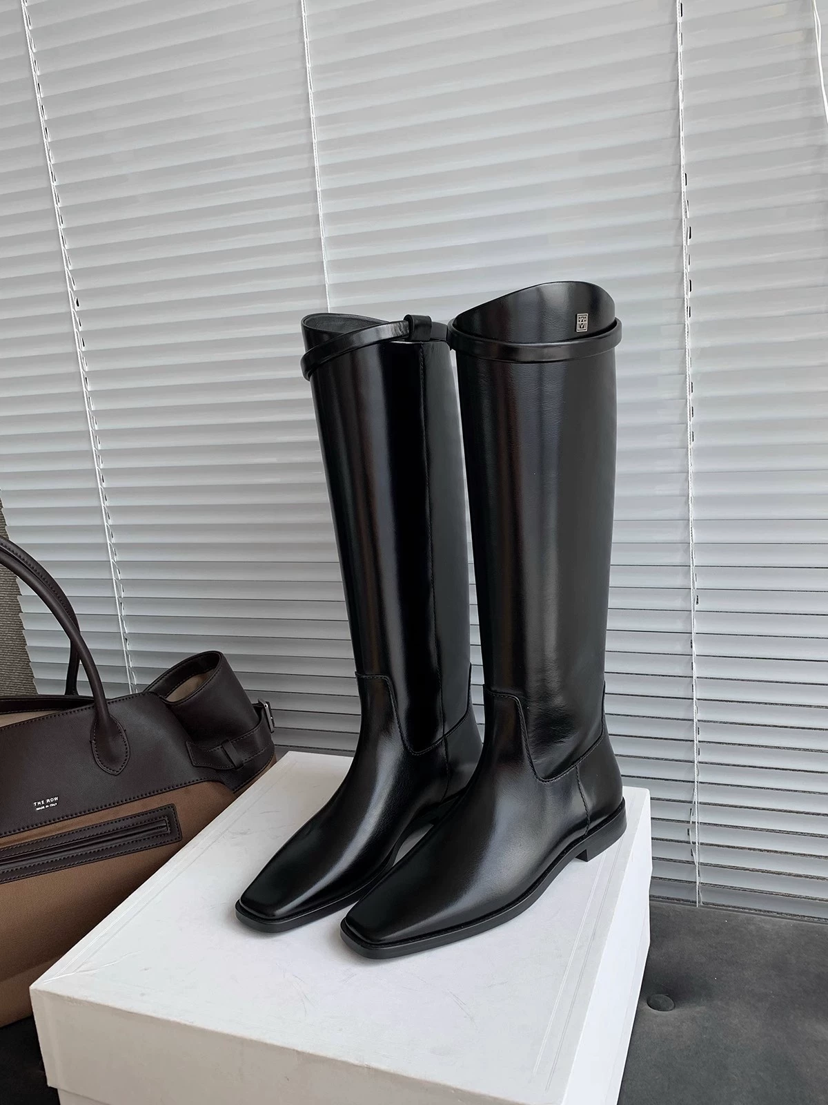 В наличии и быстрая доставка! Ботинки виноградной мамы в том же стиле, кожаный пояс для похудения с квадратным носком, пряжка до колена, толстый каблук, платформа, рыцарские ботинки