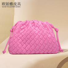 跨境热销褶皱饺子手拿包小巧百搭编织斜跨包通勤时尚潮流包包女