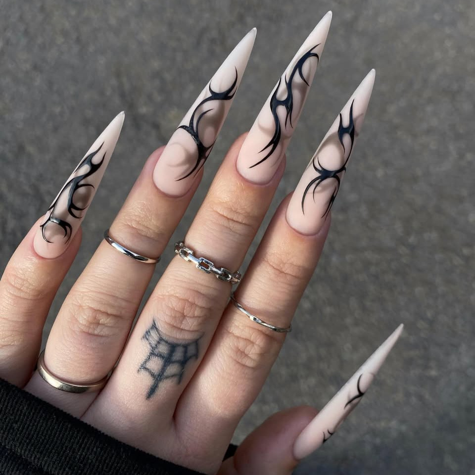 Wm-405 White Thorn Black Pattern Fake Nails Long Pointed Spicy Girl Thorn Gradient Smudge 24 Pieces Wearable Nail Tips Wholesale