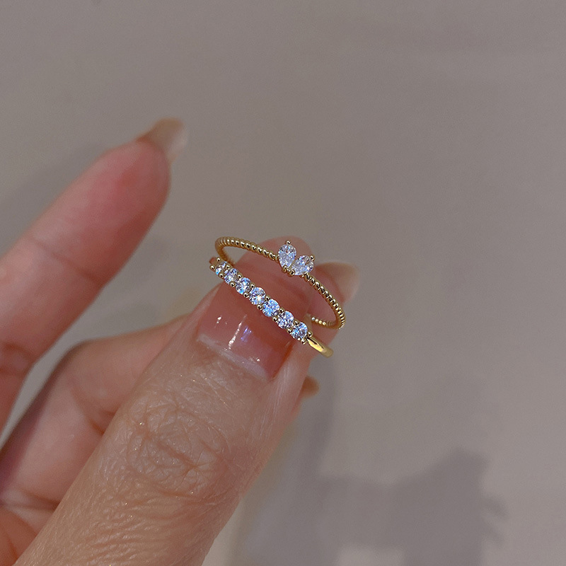 Creativo nuevo estilo ins transfronterizo moda Moonstone con incrustaciones anillo de lujo ligero nicho frío estilo femenino anillo abierto