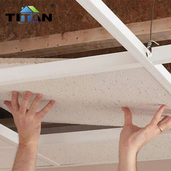 Fabricantes al por mayor tablero absorbente de sonido de lana mineral ignífuga a prueba de humedad 600*600 tablero de lana mineral aislamiento térmico tablero de lana mineral techo