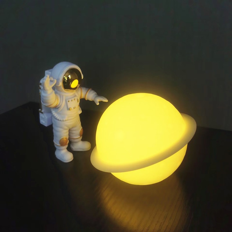 행성 램프 + 우주 비행사