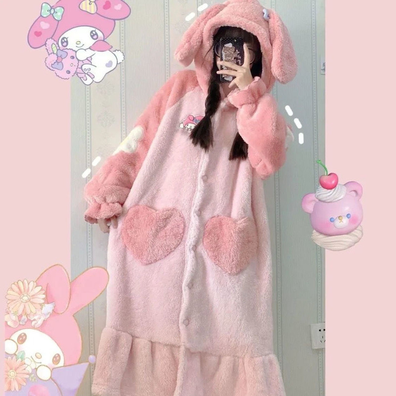 かわいいネットの赤い美楽蒂の寝衣は厚いサンゴの絨毛のパジャマの女性の2025年の新型の冬のフランネルのパジャマの女性を厚くします。|undefined