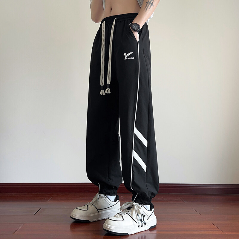 K811 black