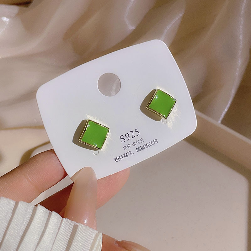 Pendientes de suministro empresarial de puestos de mercado nocturno pendientes al por mayor transfronterizos Pendientes de borla de temperamento de todo fósforo popular Pendientes coreanos