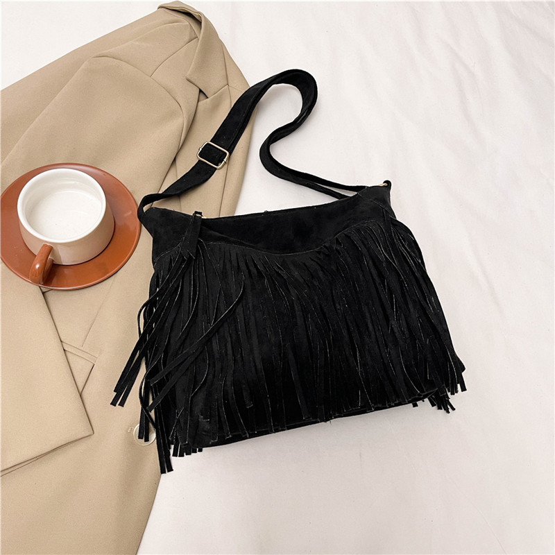 Tendencia de invierno bordilla brazalete bolso de mujer 2024 nuevo estilo simple nicho de moda texturas esmeriladas hombro simple