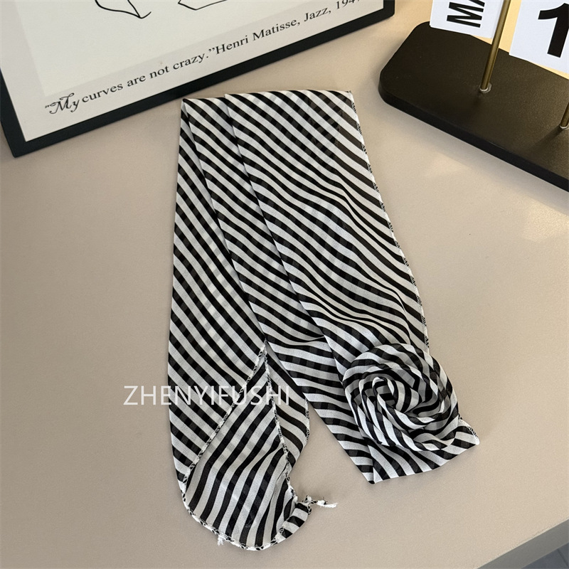 실크 스카프 + 꽃 [검은 줄무늬]