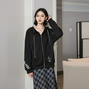 Fat sister design sense Wei Yi women's foreign style age-reducing zipper coat 2024 autumn new super plus size fashion women's clothing