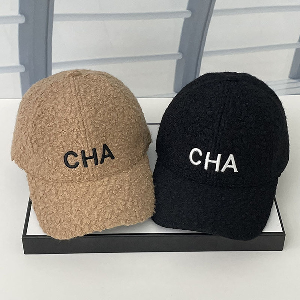 Brand velvet baseball cap for leisure