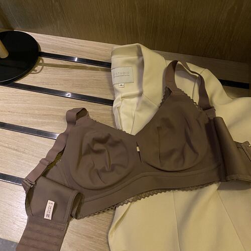 Seamless lady's latex underwear, women's wire-free French satin lace bra, sexy tube top, beautiful back and chest wrap for women