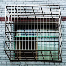 陽台304不銹鋼防盜窗防盜網加厚防護窗飄窗護欄安裝雨棚護欄生產
