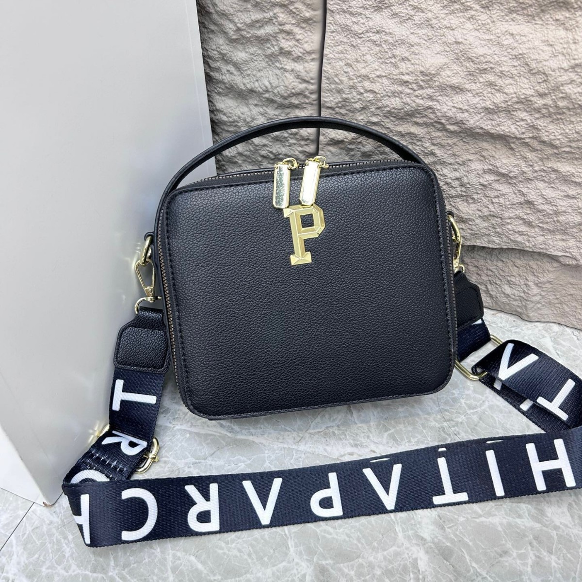 Amazon transfronterizo 2024 nuevo bolso de caja de letras de moda de mujeres p estilo europeo y americano calle de hombro mochila