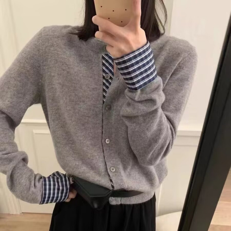 Fake coreano de dos piezas de diseño casual de moda universal suéter blanco delgado cardigan