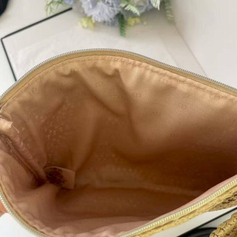 D迪家马来西亚官网赠礼新款草编包拉菲草包编织化妆包手拿包|undefined