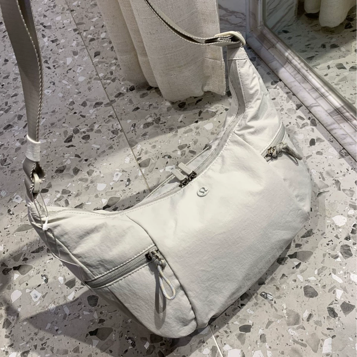 Сумка через плечо для фитнеса Lululemon croissant SlouchySling13L женская, однотонная подмышечная, перекроенная сумка Dumpling