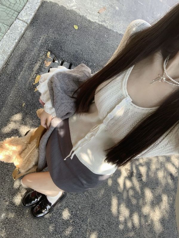 韩系辣妹镂空u领长袖针织衫女秋季设计感小众修身显瘦短款上衣潮|undefined
