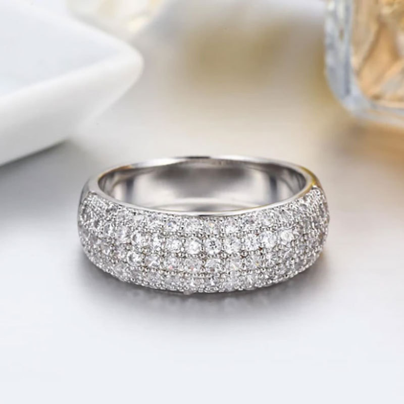 ŷ�����ʸ��������ָŮʱ�д���΢���ʯ��ָ��ư׽�ָ��