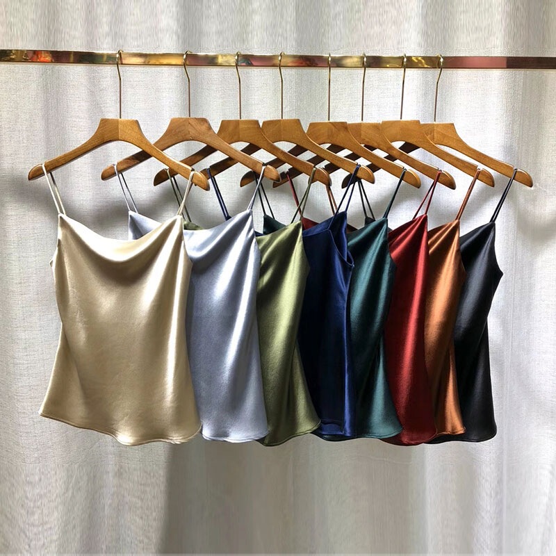 Acetate Camisole Can Be Worn as an Inner Layer or as an Outer Layer, with a Satin Drape, Feminine, Loose-Fitting, Elegant and Versatile