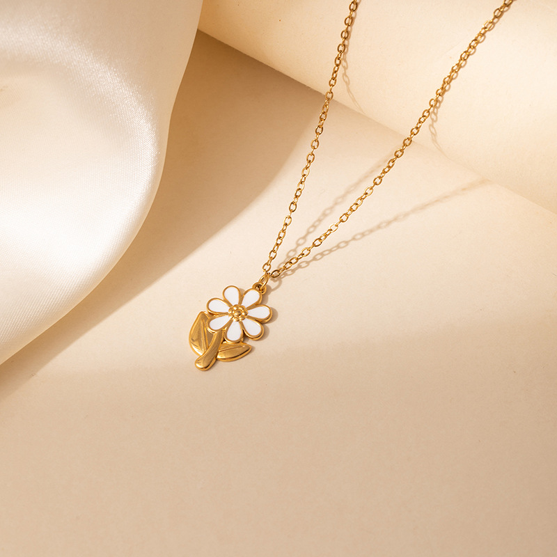 7g Weight 0.03µm Gold Plating Thickness Electroplated Gold Plating Process Golden Plated Plating Material 201 Stainless Steel Pendant Material Pendant Necklace Classification 201 Stainless Steel Chain Material cable chain Chain Type 1 Piece Quantity Holiday, Daily Occasion 201 Stainless Steel Material Flower Pattern Women's Gender Simple Style, Classic Style Style Plating Craft Elegant Titanium Steel Necklace For Women Bohemian Floral Print Colorful Drip Glaze Rose Pendant Versatile Clavicle Chain 19