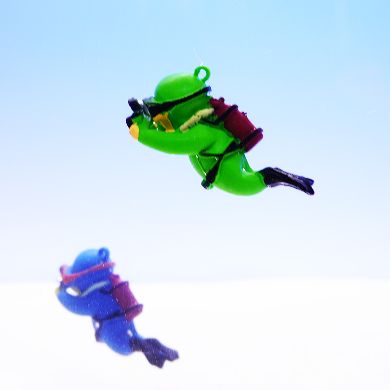 Spot al por mayor azul naranja gordo buzo acuario ornamento acuario flotante decoración de paisajismo marina hombre rana