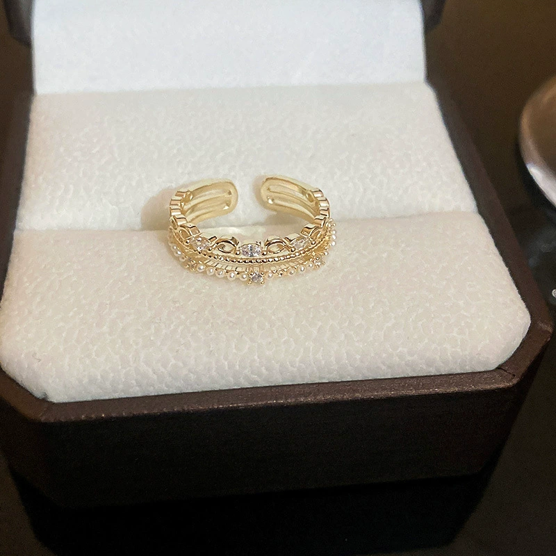 П fashionable ring with zircon?
