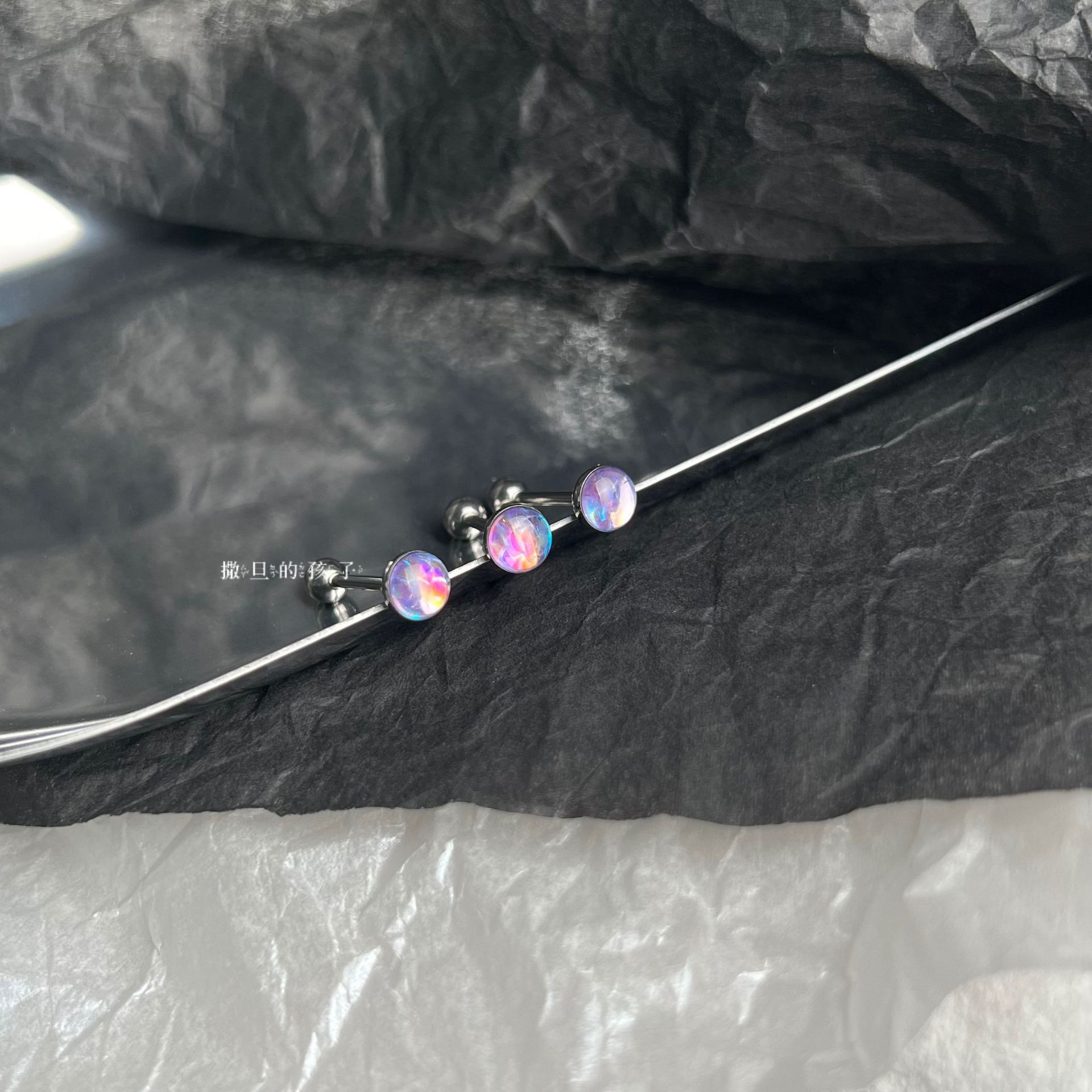 Pointed titanium steel lip stud product view