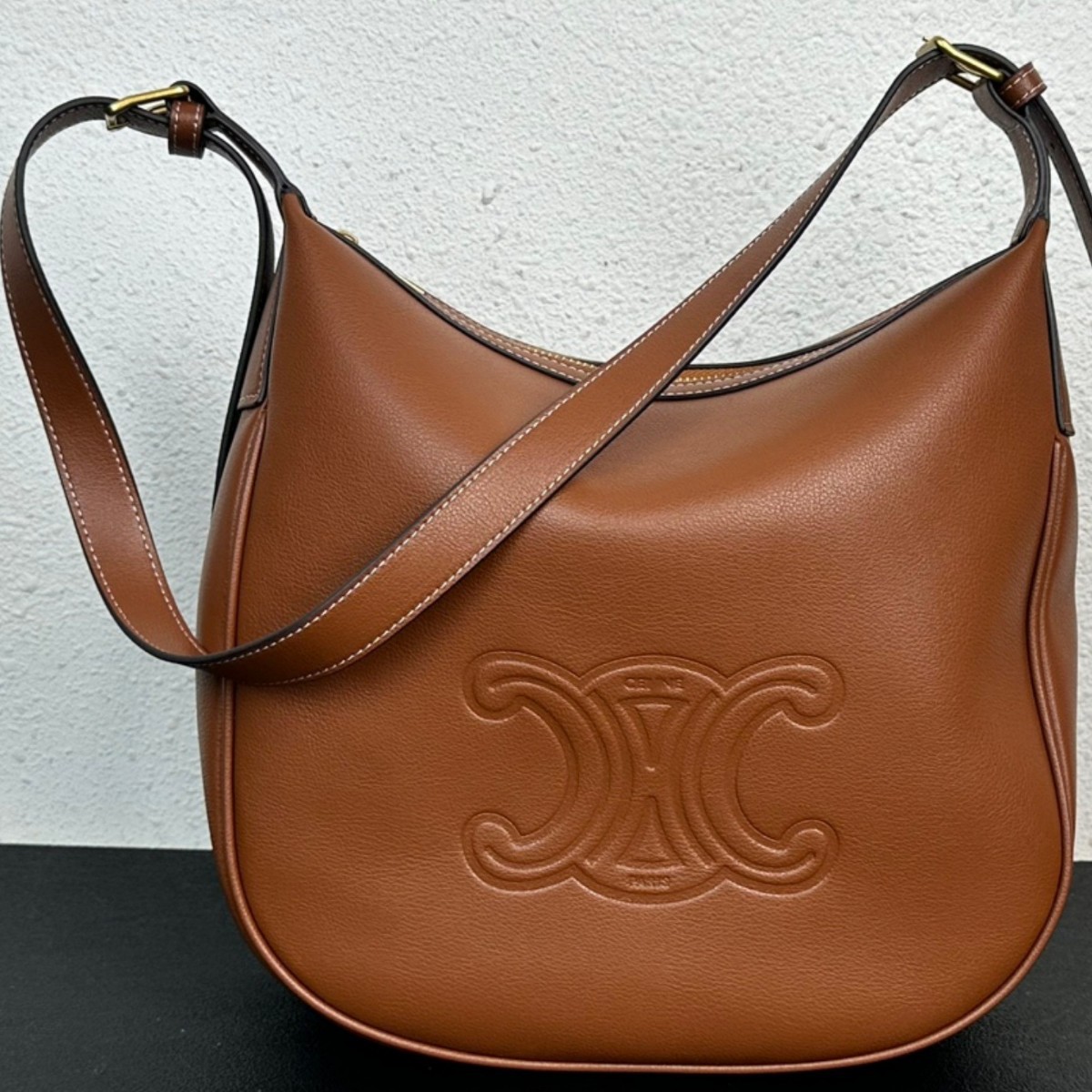 2025 New Soft Leather HOBO Underarm Bag for Women, Monogram Shoulder Bag, Fashion Versatile Simple Large Capacity Commuter Bag - Thumbnail 3