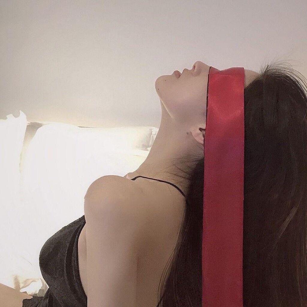 Red Satin Lace Blindfold with Ribbon Ties, Breathable Eye Mask for Couples — detail image 3
