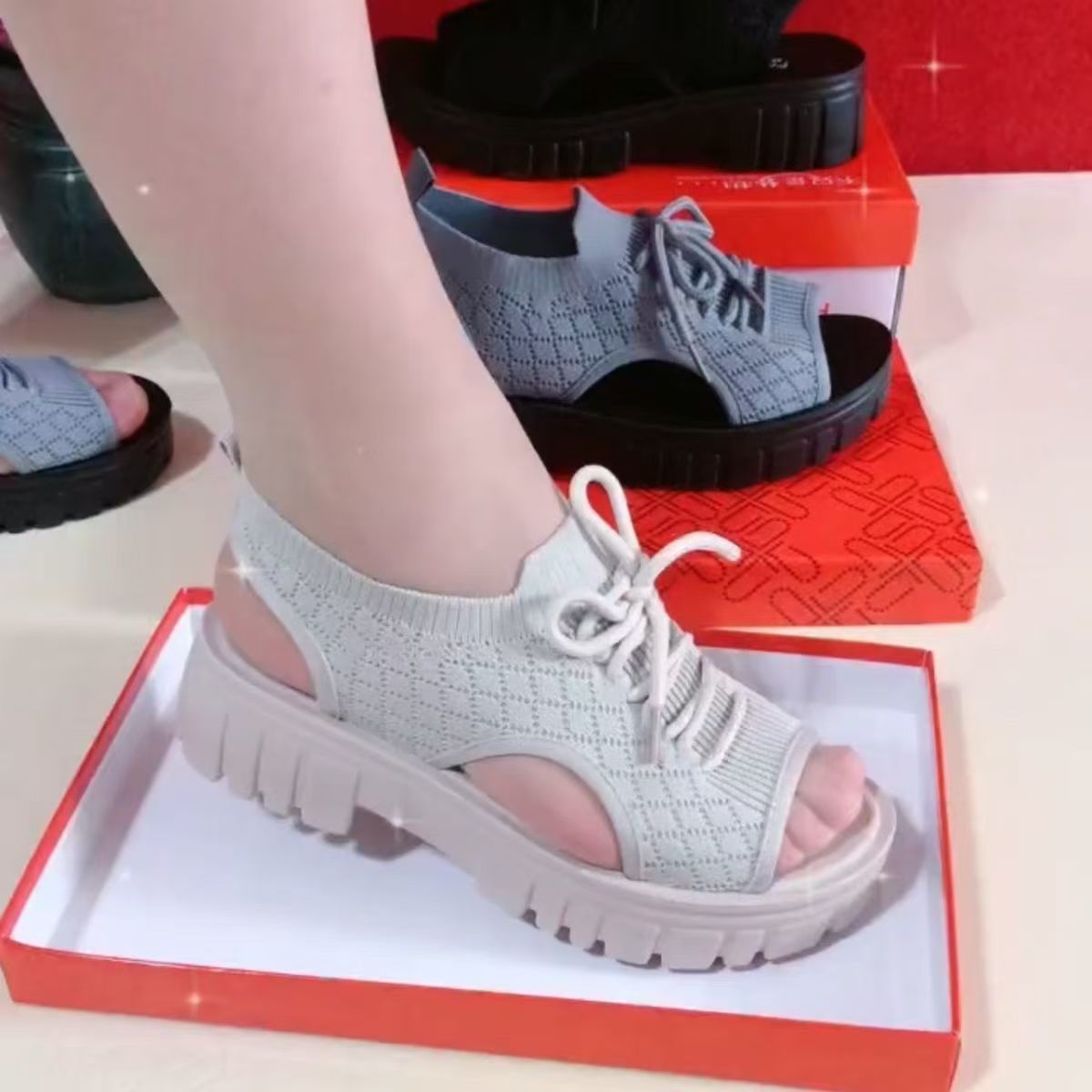 Sandálias de playa de fondo grueso para mujeres verano transpirable tela de tela suave antideslizante zapatos casuales de mujer moda 2025 estilo romano