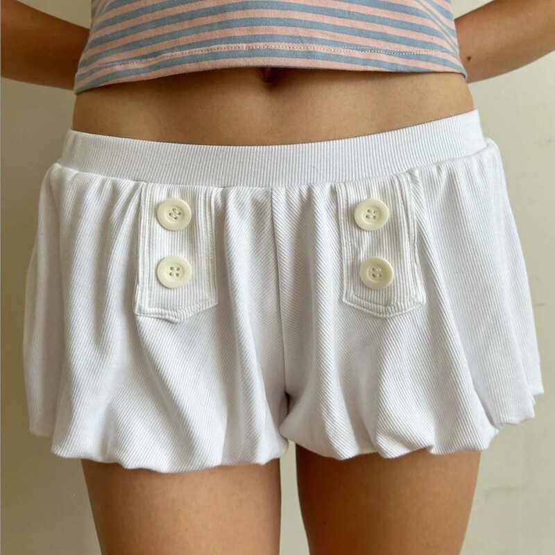 Cute girl's comfortable bud skirt with Japanese and Korean button design, anti-exposure, with built-in shorts for running and casual sports Cute girl's comfortable bud skirt with Japanese and Korean button design, anti-exposure, with built-in shorts for running and casual sports