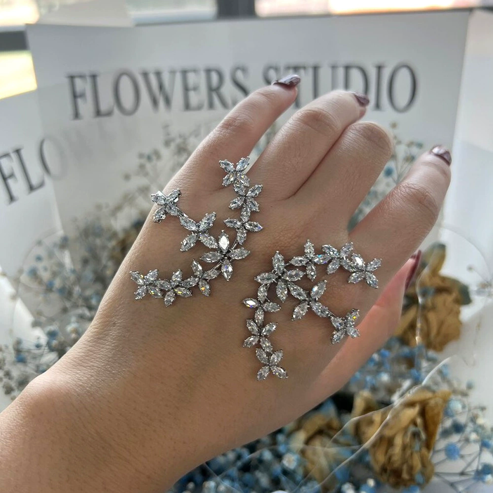 Трансграничные горячие продажи цветочный браслет легкий экстравагантный дизайн ниши циркон ладонь браслет мода свадебный банкет