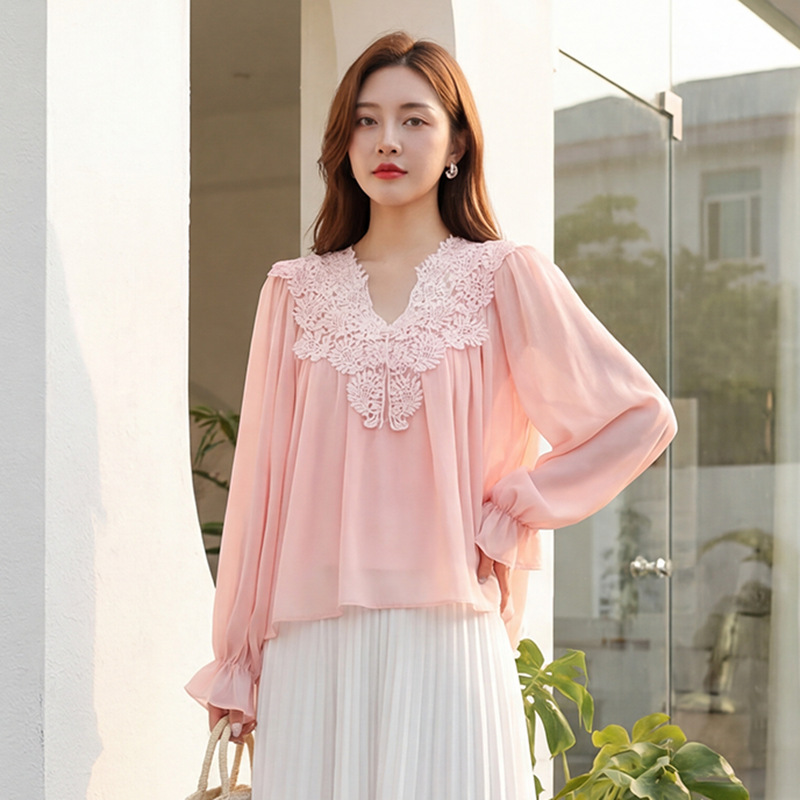 Feiyuan's Sweet Style Loose and Comfortable Lace Patchwork Shirt + Suspender Set, New Unique Niche Top for Spring and Summer Feiyuan's Sweet Style Loose and Comfortable Lace Patchwork Shirt + Suspender Set, New Unique Niche Top for Spring and Summer