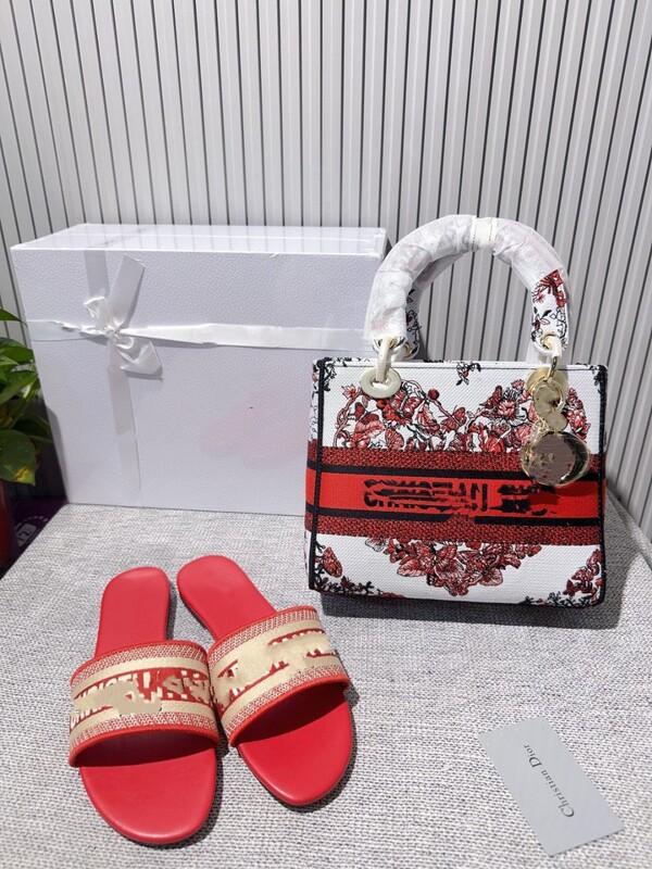 2025 New Classic Versatile Suit Portable Shoulder Crossbody Women's Bag