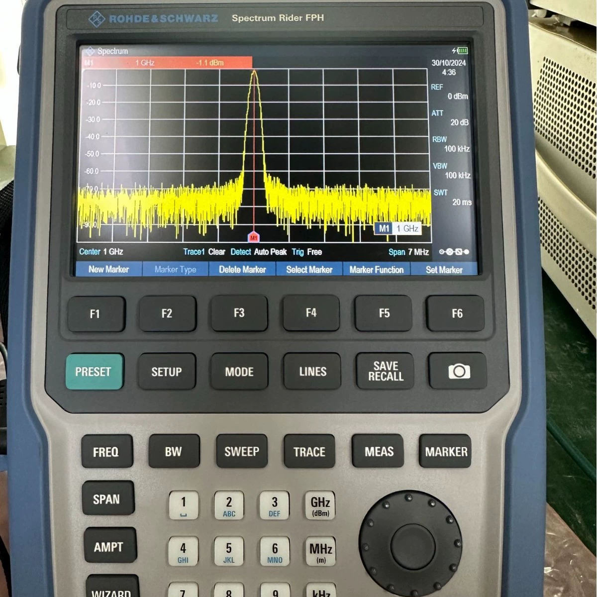 RS Анализатор спектра Rohde & Schwarz FPH26 Аренда FPH26 новый FPH26