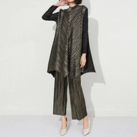 连衣裙;时尚休闲套装;女式T恤