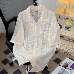 2024夏の透かし彫りのレースの文芸のシャツの男性の大衆の設計感の通気性の薄いタイプの休暇の風のカジュアルなシャツ