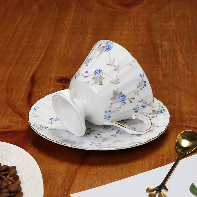 Tazas de café al por mayor transfronterizas y platos, tazas de café de cerámica de alta calidad retrógrada, tazas de menú de la tarde exquisitas británicas