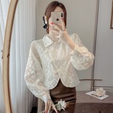 春秋新中式复古盘扣翻领上衣女士设计感镂空蕾丝衬衫洋气短款小衫