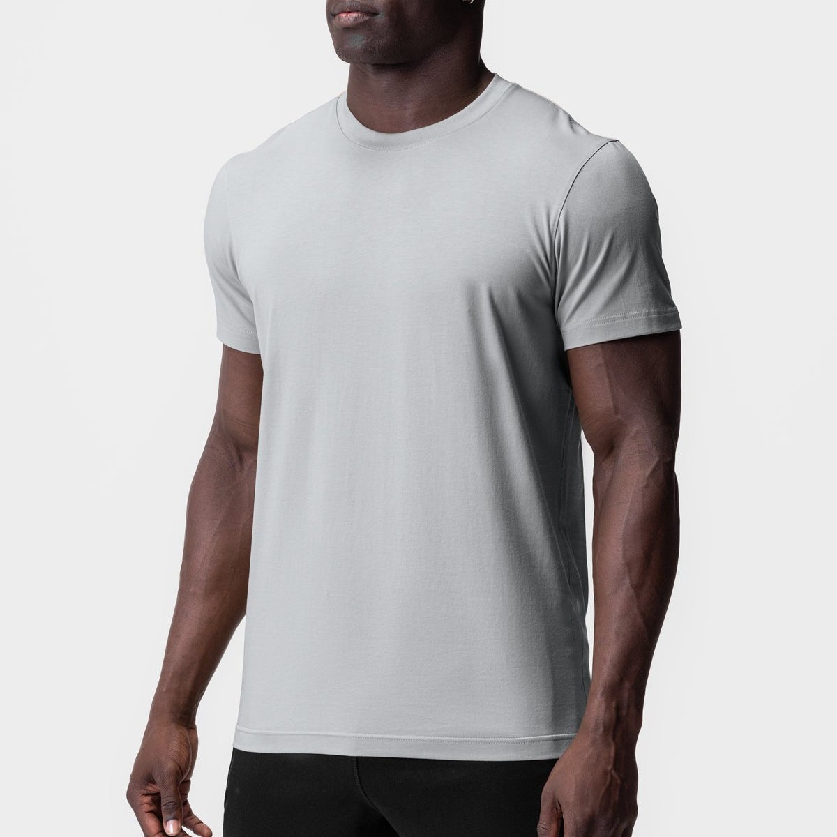 Muscular men's sports short-sleeve T-shirt for running and basketball training, cotton slim-fit round-neck summer fitness shirt, quick-drying